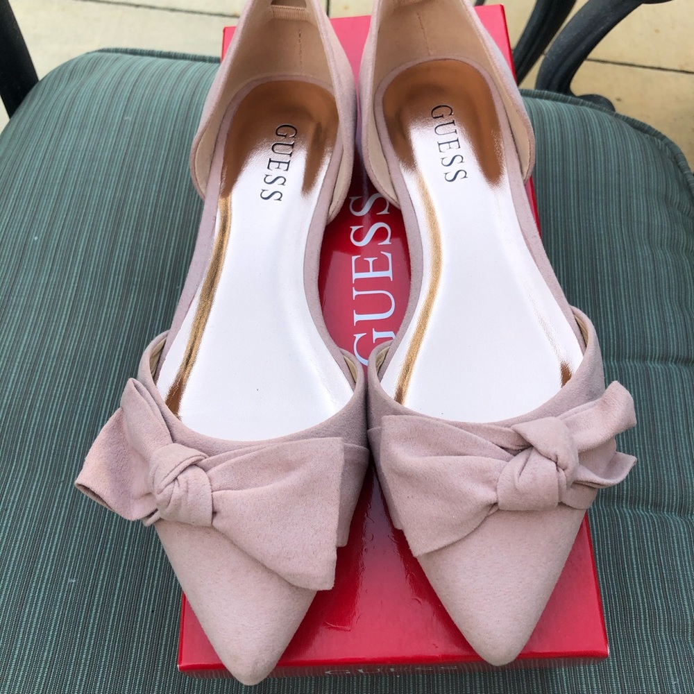 Brand new Guess Flats